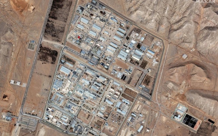 Israel không kích cơ sở hạt nhân lớn nhất của Iran, tiêu diệt thêm một quan chức cấp cao
