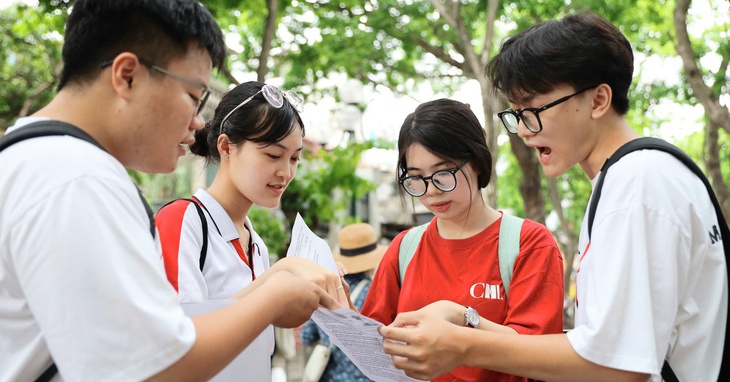 Giáo viên nhận xét đề thi môn tự chọn: Tiếng Anh phân hóa cao, đề "môn mới" vừa sức