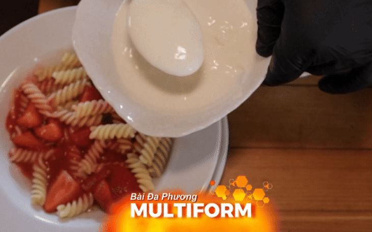 Món pasta dâu tây độc lạ tại thủ đô Vác-xa-va