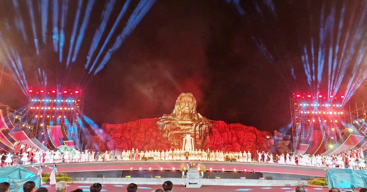 'Bản hùng ca bất diệt' đưa người xem trở về năm tháng hào hùng của dân tộc