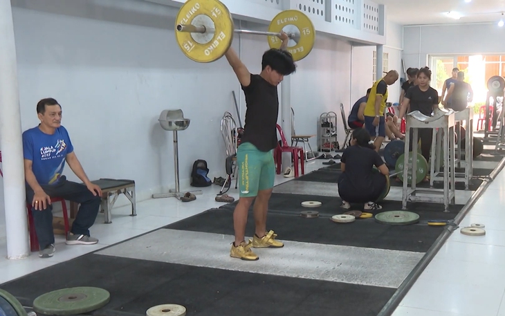 Đội tuyển cử tạ và boxing hướng đến SEA Games 33