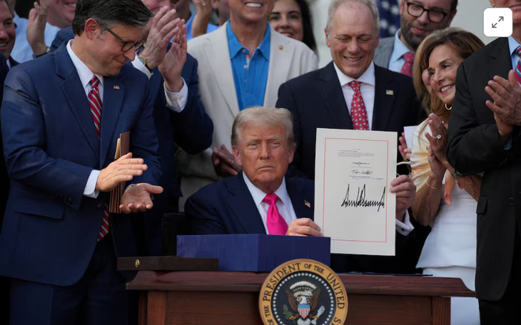Tổng thống Trump gửi tối hậu thư đến 12 nước chưa đạt thỏa thuận thuế với Mỹ