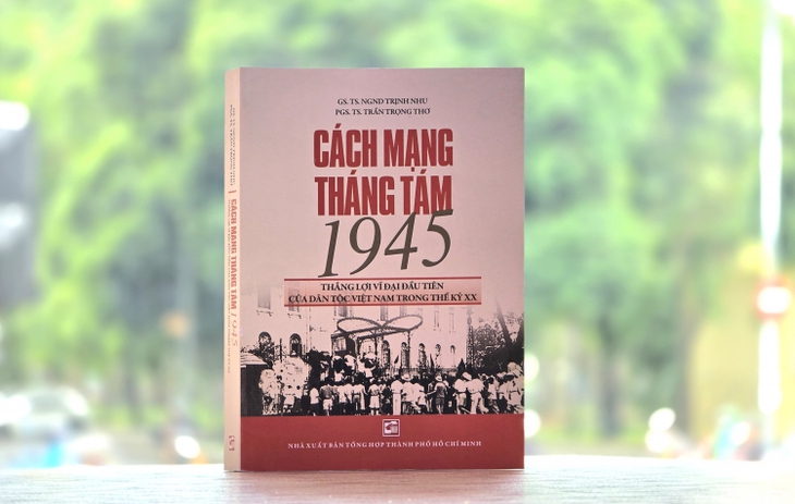Theo dấu chân những người yêu nước