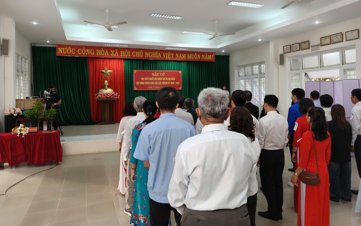 Cử tri đặc khu Côn Đảo nô nức trong ngày hội bầu cử