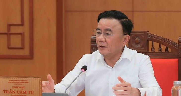 Bộ Chính trị: Bảo đảm nguồn cung xăng dầu, giá nhiên liệu ổn định