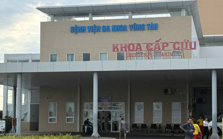 Ngộ độc khí clo, 18 người nhập viện điều trị ở TP. Hồ Chí Minh