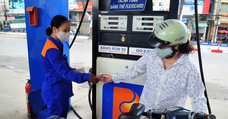 15h30 chiều 8/4, giá xăng dầu giảm mạnh, có loại hạ tới gần 2.000 đồng/lít