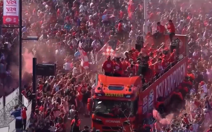 PSV Eindhoven năm thứ 3 liên tiếp lên ngôi vô địch