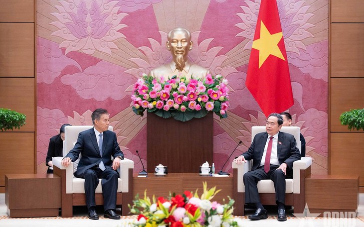 Chủ tịch Quốc hội Trần Thanh Mẫn tiếp đoàn đại biểu Trung Quốc