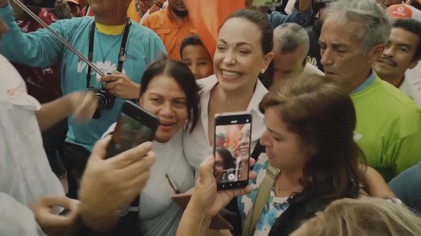 Nobel Hòa bình 2025 được trao cho nữ chính trị gia Venezuela Corina Machado - Ảnh 3.