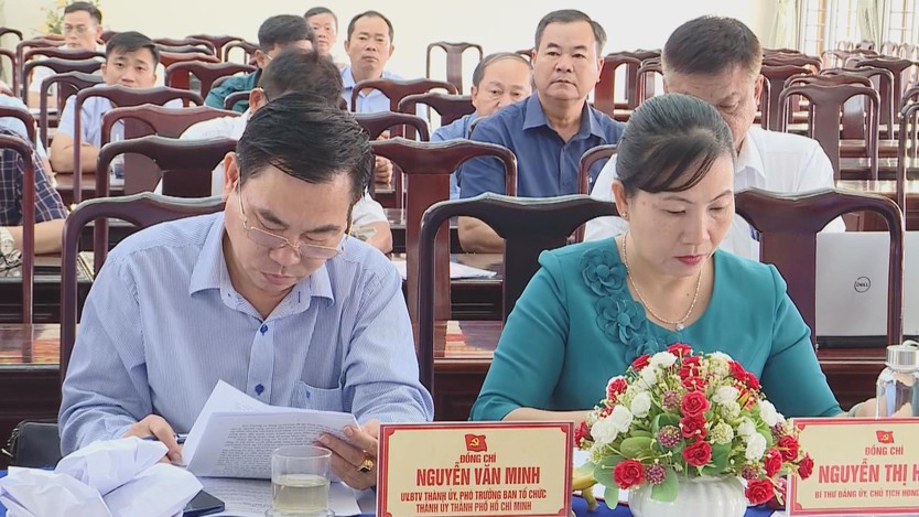 Hội nghị Ban Chấp hành Đảng bộ phường An Phú lần thứ II (mở rộng): Tăng tốc thực hiện mục tiêu năm 2025 - Ảnh 3.