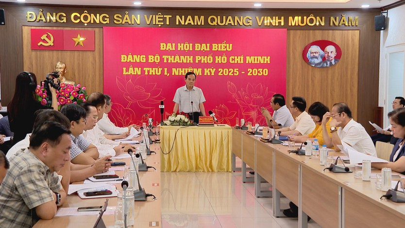 TP. Hồ Chí Minh kiểm tra công tác chuẩn bị Đại hội đại biểu Đảng bộ thành phố lần thứ I - Ảnh 2.