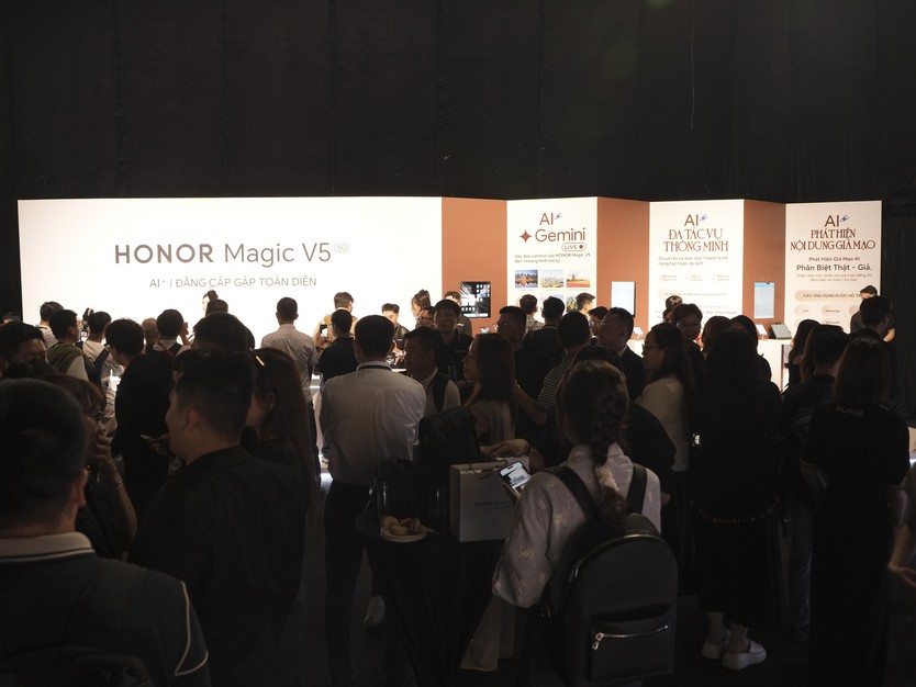 HONOR Magic V5 - smartphone gập siêu mỏng, siêu bền, AI toàn diện, pin khủng - Ảnh 4.