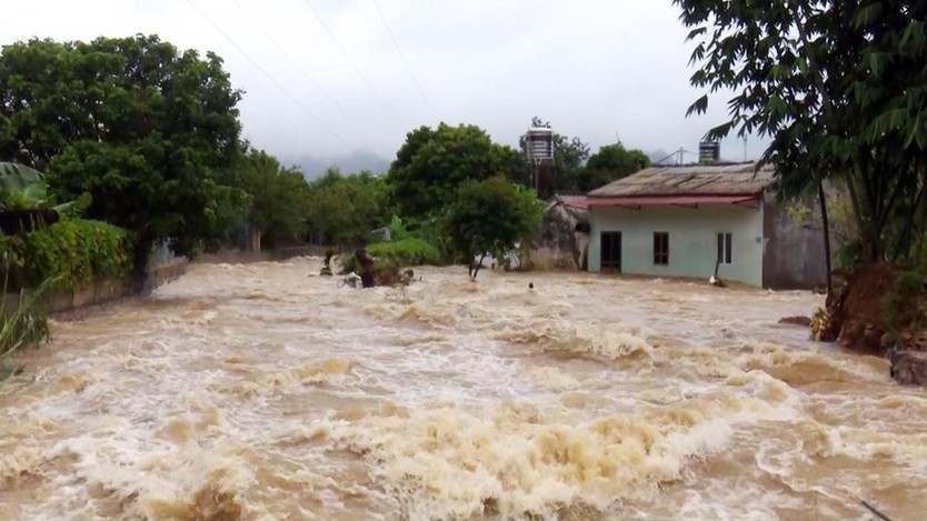 Lũ đặc biệt lớn trên sông Cầu và sông Thương, ngập lụt khu vực trũng thấp tại Bắc Ninh vẫn tiếp diễn - Ảnh 1.