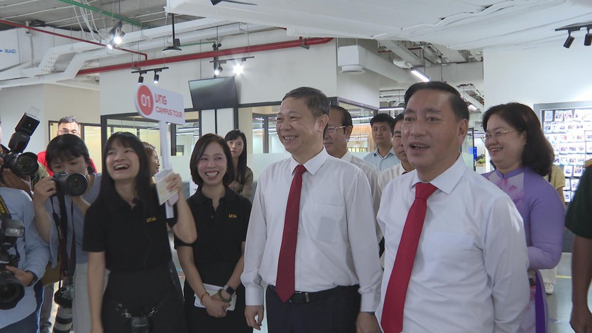 Đoàn đại biểu dự Đại hội Đảng bộ TP. Hồ Chí Minh lần thứ I khảo sát thực tiễn về phát triển kinh tế số- Ảnh 2.