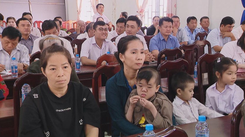 “Gắn kết giữa chính quyền - doanh nghiệp với hoàn cảnh khó khăn” - Mô hình đậm nét nhân văn tại phường Tân Hiệp- Ảnh 3.