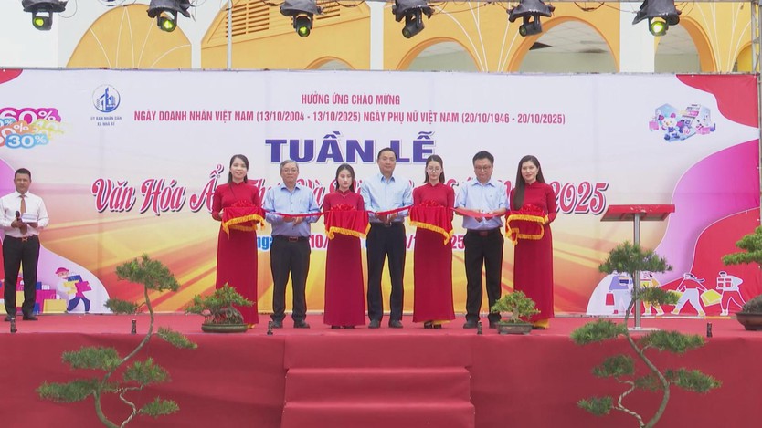 Xã Nhà Bè khai mạc Tuần lễ Văn hóa ẩm thực và mùa mua sắm 2025 - Ảnh 1.