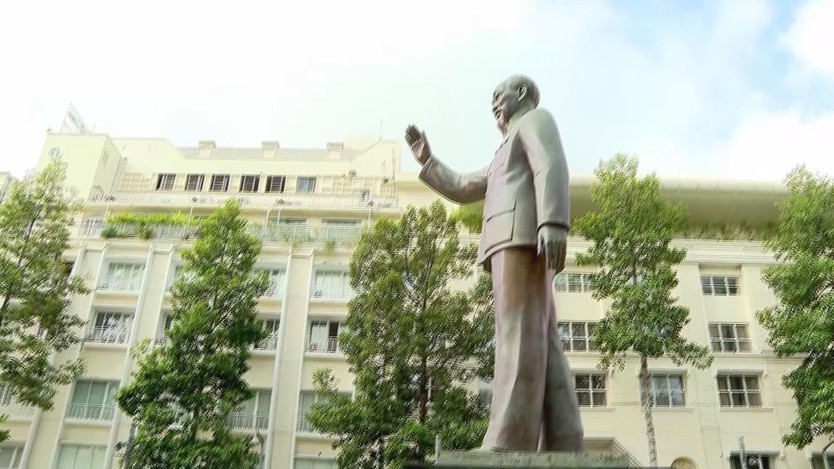 Đoàn đại biểu dự Đại hội đại biểu Đảng bộ TP. Hồ Chí Minh lần thứ I dâng hương các anh hùng liệt sĩ - Ảnh 4.