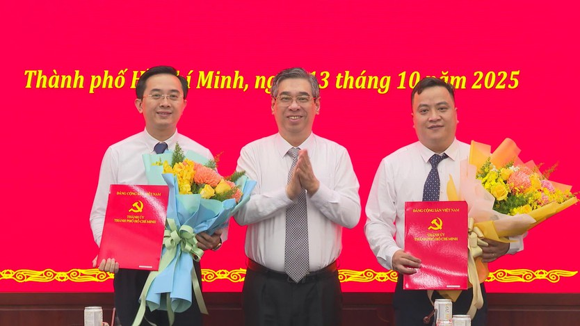 Thành ủy TP. Hồ Chí Minh trao quyết định cán bộ - Ảnh 1.