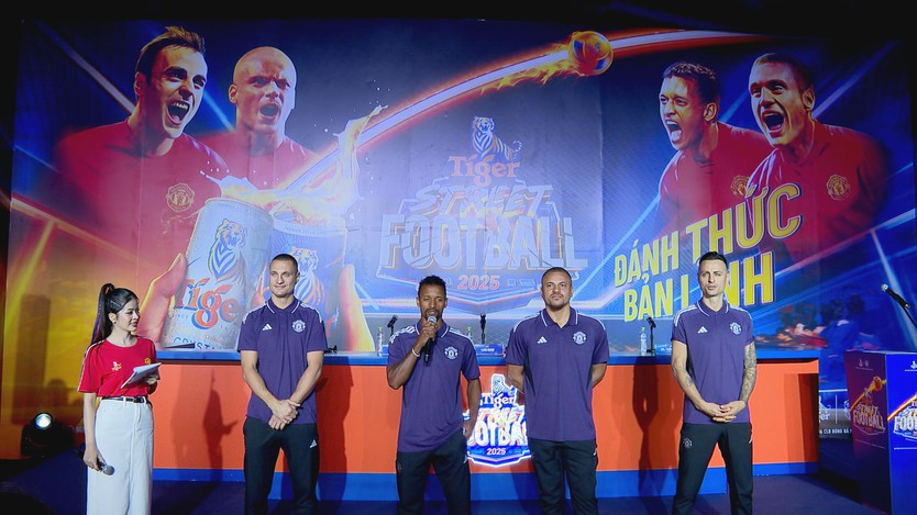 Huyền thoại Manchester United xuất hiện tại TP.HCM, cùng Tiger Beer truyền lửa đam mê bóng đá - Ảnh 4.
