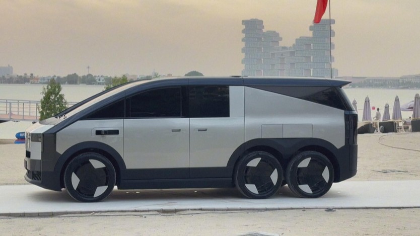 Xe bay Trung Quốc cất cánh tại UAE - Ảnh 4.
