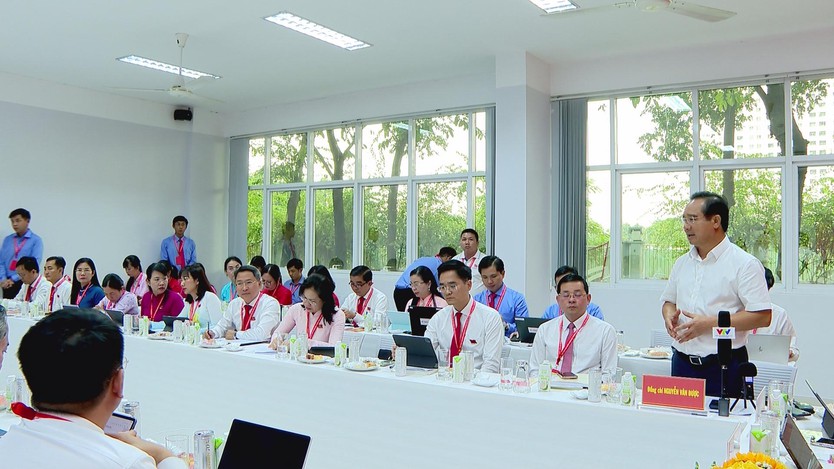 Sôi nổi thảo luận tại tổ, nhiều ý kiến đóng góp vào văn kiện Đại hội - Ảnh 4.