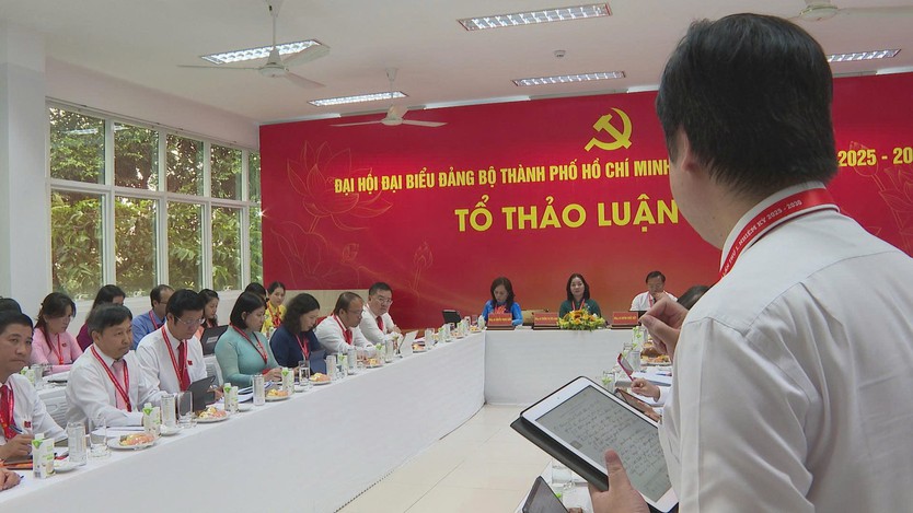 Đại hội Đại biểu Đảng bộ TP. Hồ Chí Minh lần I: Các Đại biểu thảo luận tại tổ, góp ý dự thảo văn kiện - Ảnh 9.