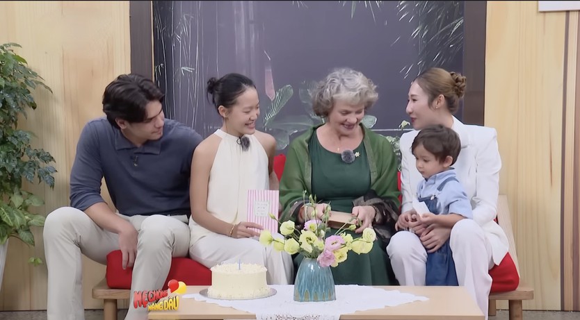 Mẹ chồng Mỹ "thuần Việt", nàng dâu Gen Z khuynh hướng quốc tế - Ảnh 19.