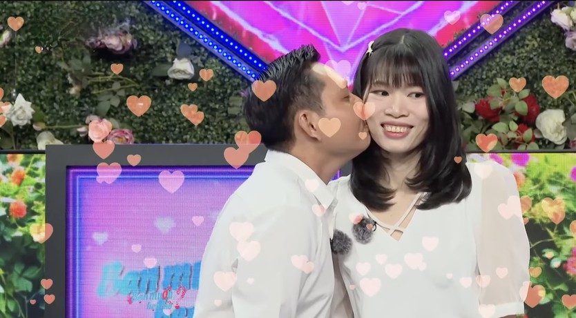 Anh trai bật khóc vì thương em hiếu thảo - Ảnh 10.