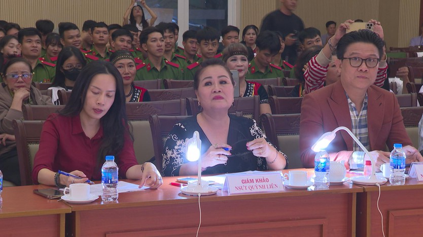 Hội thi Văn nghệ “Tiếng hát từ ngôi nhà của phái đẹp” 2025 tạo sân chơi kết nối - Ảnh 2.