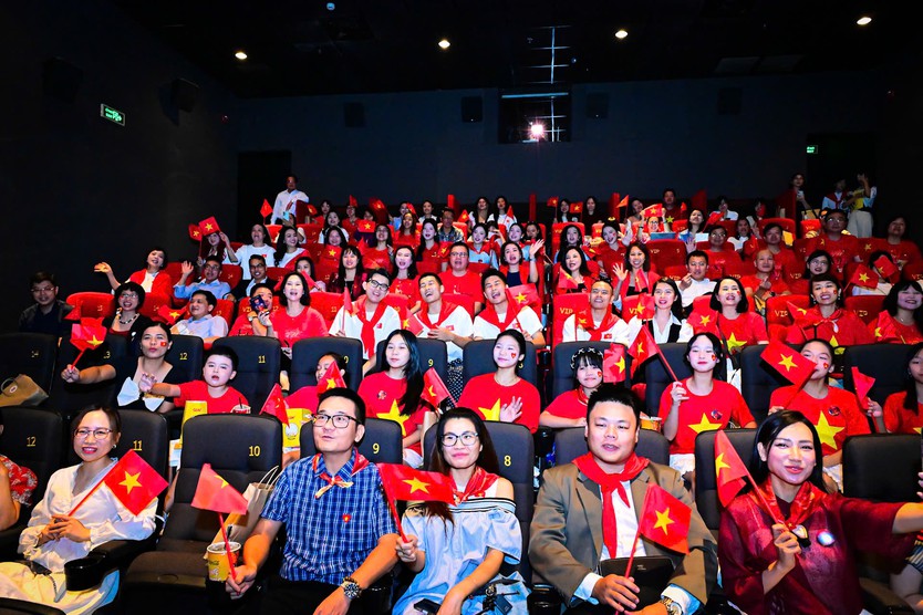 Concert quốc gia 'Tổ quốc trong tim' trở lại với phiên bản chiếu rạp - Ảnh 1.