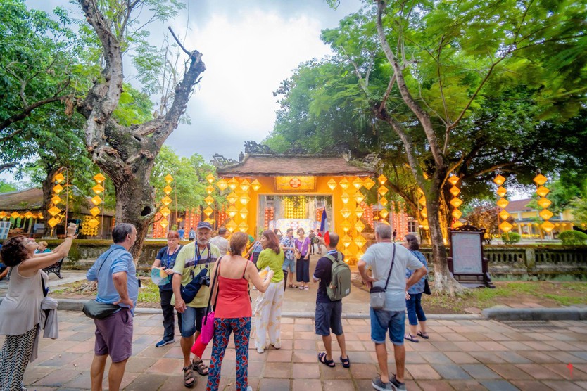 Trung thu Hoàng cung Huế 2025: Trải nghiệm miễn phí đèn lồng và văn hóa truyền thống- Ảnh 1.