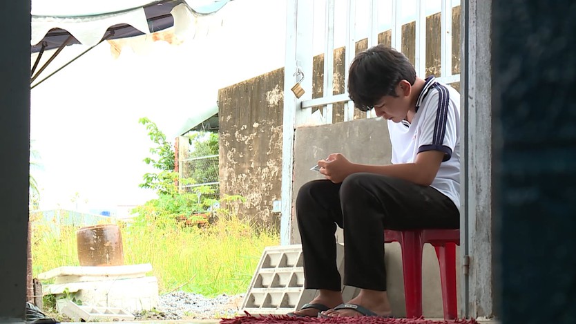 Quốc Hưng: Cậu bé mồ côi mẹ, tự trách vì nghĩ mình là gánh nặng của cha- Ảnh 5.
