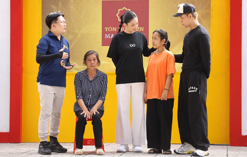 Em Xuân Mai: Con chỉ mong mẹ tỉnh táo lâu hơn để được gần mẹ - Mái ấm gia đình Việt- Ảnh 10.