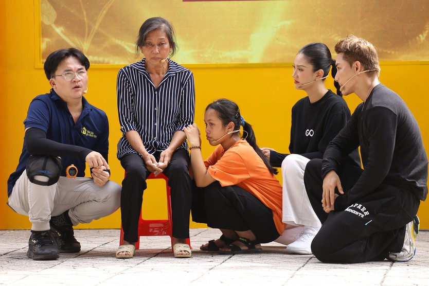 Em Xuân Mai: Con chỉ mong mẹ tỉnh táo lâu hơn để được gần mẹ - Mái ấm gia đình Việt- Ảnh 11.
