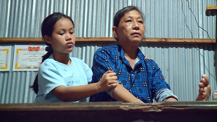 Em Xuân Mai: Con chỉ mong mẹ tỉnh táo lâu hơn để được gần mẹ - Mái ấm gia đình Việt- Ảnh 1.