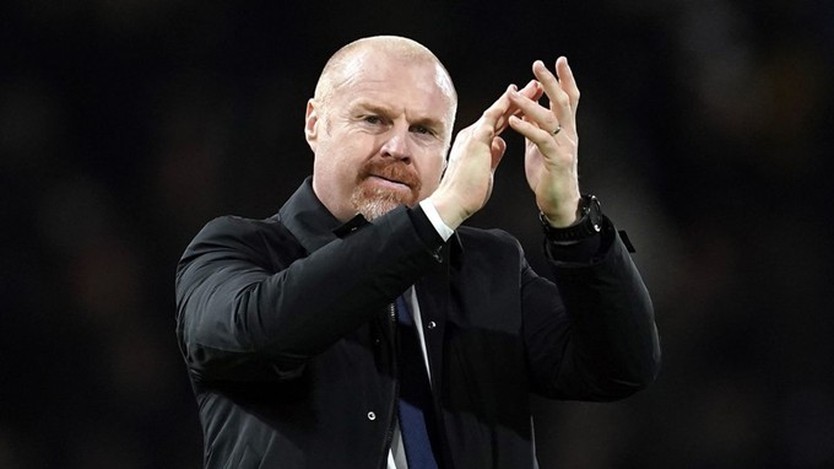 Sean Dyche dẫn dắt buổi tập đầu tiên của the Forest - Ảnh 1.