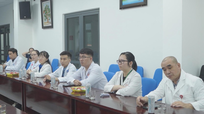 TP. Hồ Chí Minh cử bác sĩ chuyên khoa đợt 3 ra công tác tại Côn Đảo - Ảnh 1.