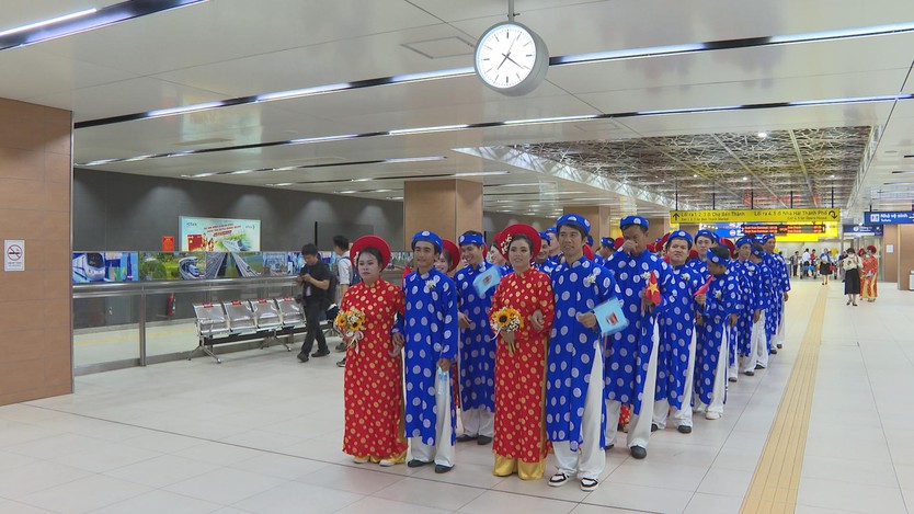 Rộn ràng lễ cưới tập thể của 50 cặp đôi công nhân ở TP. Hồ Chí Minh- Ảnh 6.