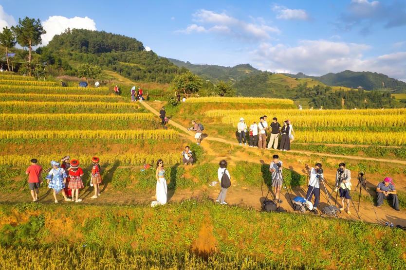 Đẹp nao lòng bức tranh mùa lúa chín ở Mù Cang Chải- Ảnh 11.