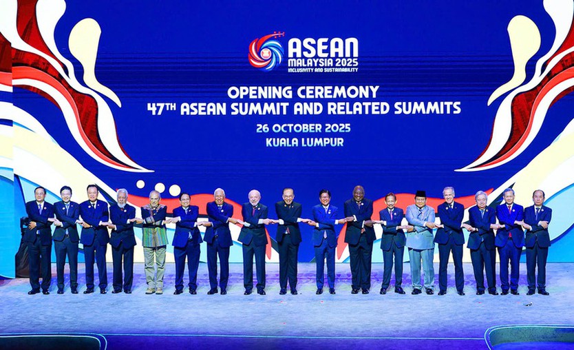 Thủ tướng dự khai mạc Hội nghị cấp cao ASEAN với 'dấu mốc lịch sử'- Ảnh 1.