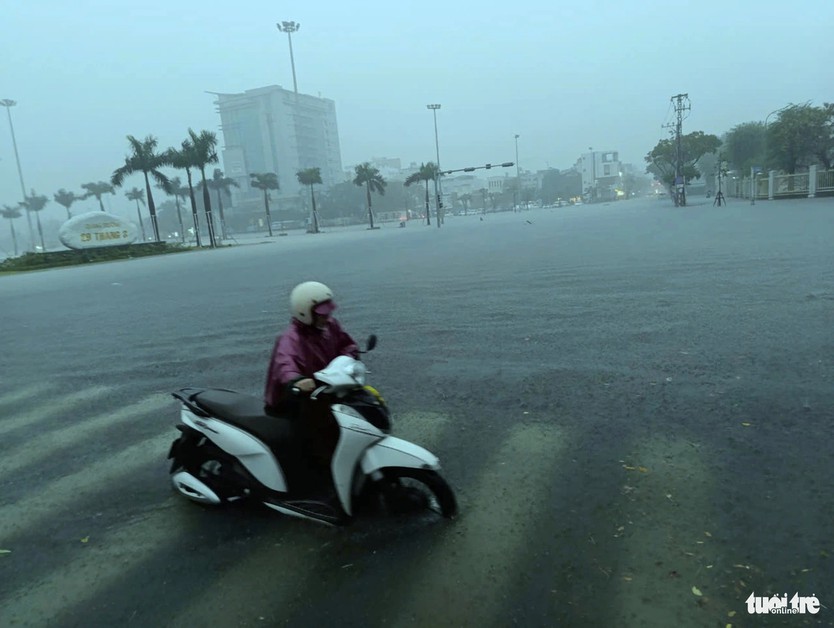 Xã, phường ở Đà Nẵng được tự quyết cho học sinh nghỉ học tránh mưa lũ - Ảnh 1.