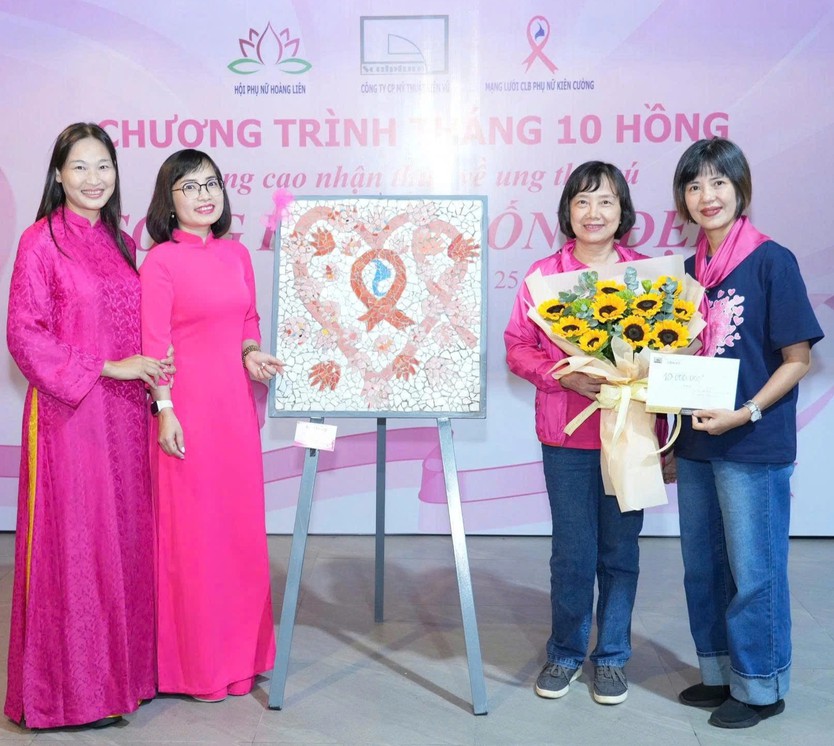 'Tái sinh': Câu chuyện của 20 bức tranh làm từ vật liệu phế thải- Ảnh 1.