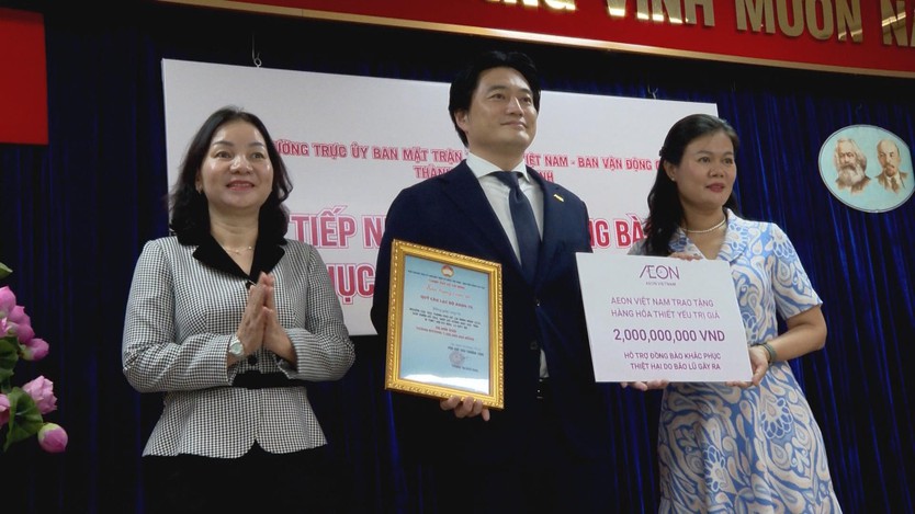 TP. Hồ Chí Minh: Tiếp nhận hơn 10 tỷ đồng ủng hộ đồng bào miền Trung- Ảnh 2.