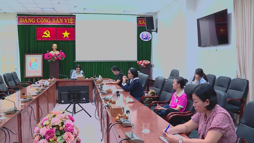 Hội nghị tổng kết 15 năm Cuộc vận động “Xây dựng gia đình 5 không, 3 sạch” và sơ kết Chương trình “Mẹ đỡ đầu” - Ảnh 4.