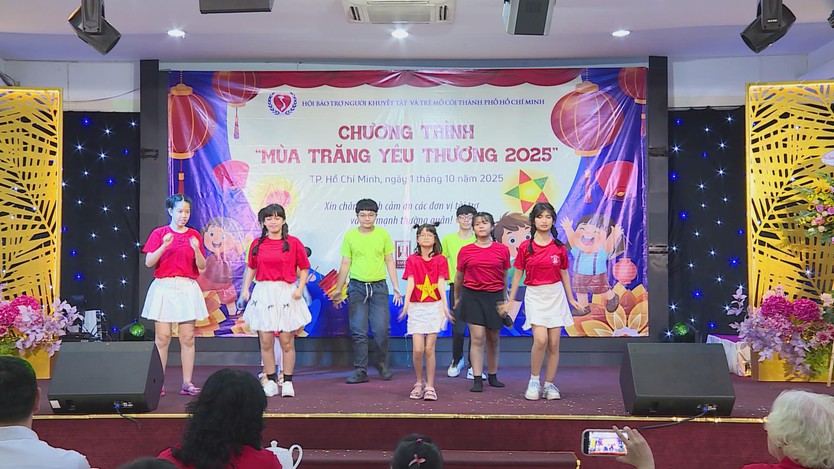 Gửi trọn niềm vui đến trẻ em khuyết tật qua Mùa trăng yêu thương 2025 - Ảnh 4.