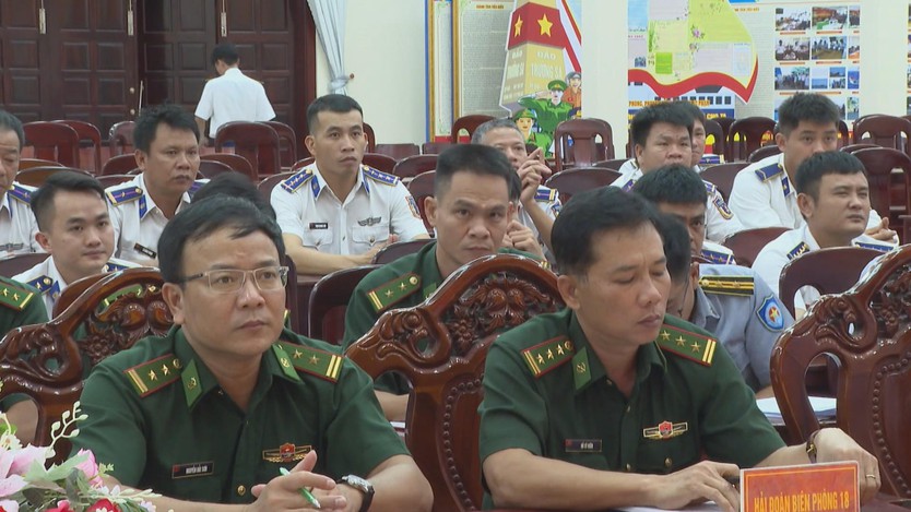 Cảnh sát biển Vùng 3 phát động cao điểm chống khai thác hải sản IUU - Ảnh 2.