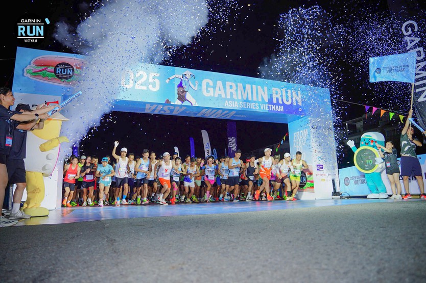 Gần 6.000 vận động viên chinh phục đường đua Garmin Run 2025 - Ảnh 1.