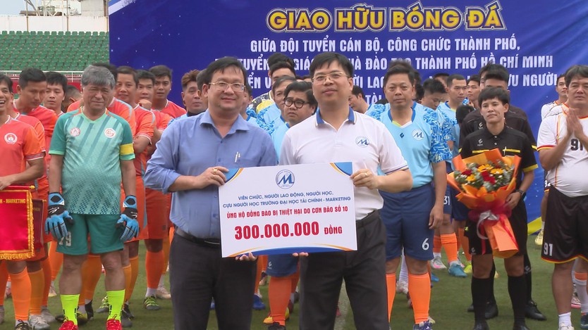 Trận bóng giao hữu quyên góp gần 1,4 tỷ đồng hỗ trợ đồng bào bị ảnh hưởng bão số 10  - Ảnh 3.