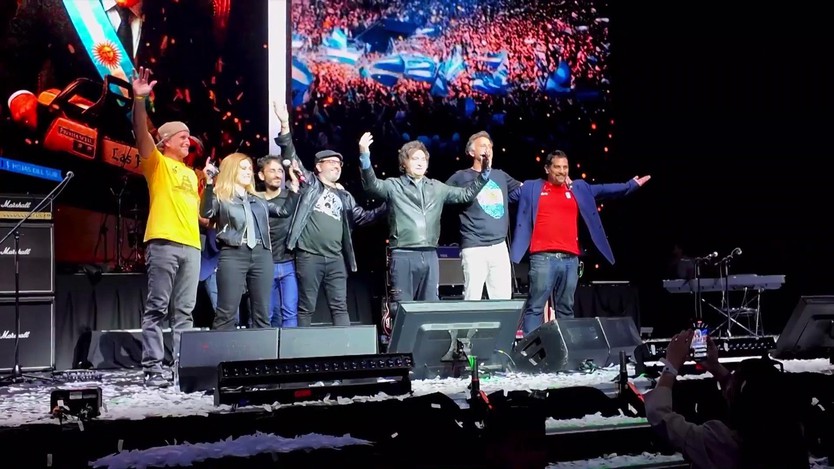 Tổng thống Argentina hát rock, ra mắt sách mới - Ảnh 2.